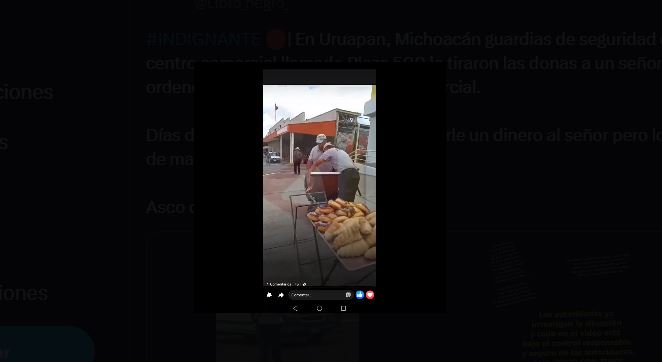 (VIDEO) Guardias de la Plaza tiran donas a abuelito y los obliga a pagar