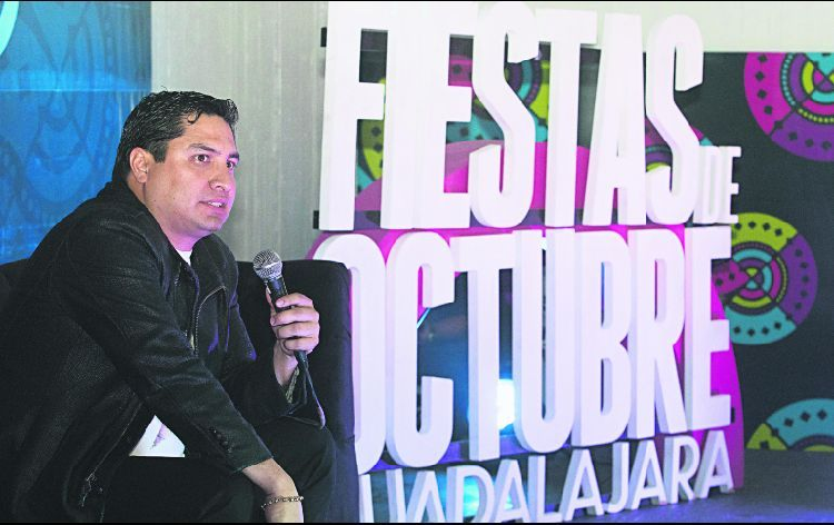 Julión Álvarez quiere contarte su vida