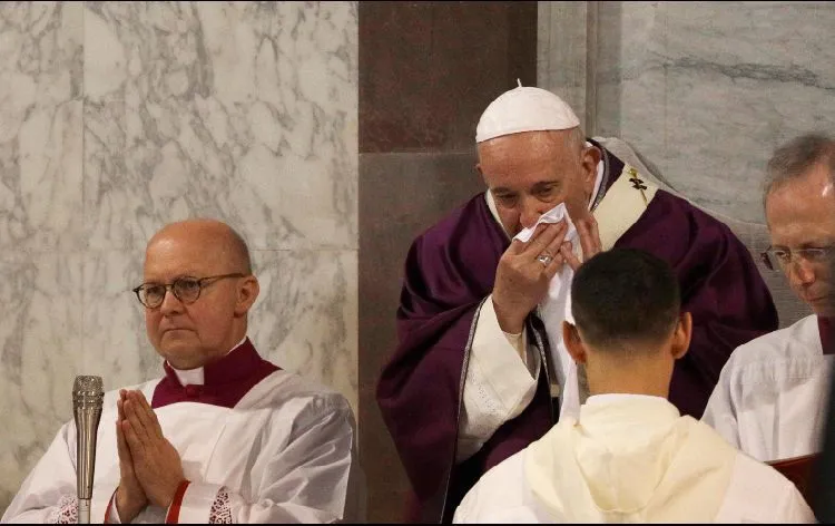 El Papa cancela misa por indisposición leve
