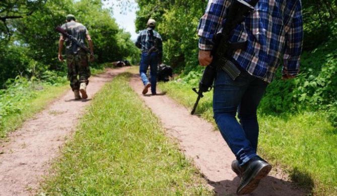 Michoacán: Indígenas purépechas se levantan en armas contra el narco