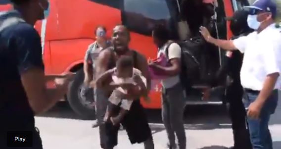 Migrantes haitiano ingresaron violentamente a Piedras Negras, Coahuila