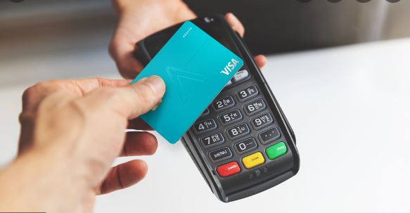Las 3 cosas qué no debes pagar con tu tarjeta de débito