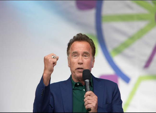 Arnold Schwarzenegger ficha por Snapchat para crear videos