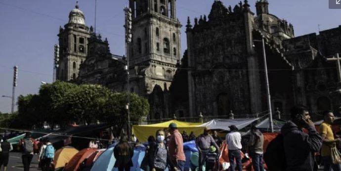 Tras presión de la CNTE, Morena echa atrás iniciativa de AMLO sobre educación indígena