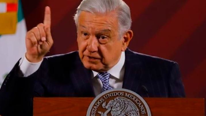 Seis de las 10 nadadoras cobran en Sedena: AMLO ¿Y ese fue el apoyo?