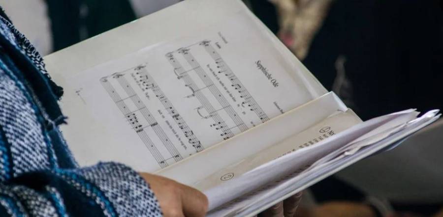 ¡Chicos del coro! La música clásica le ganó al reggetón en una secundaria