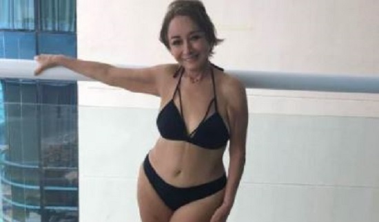 "La Chilindrina" posa en bikini a los 70 años y sorprende a sus seguidores