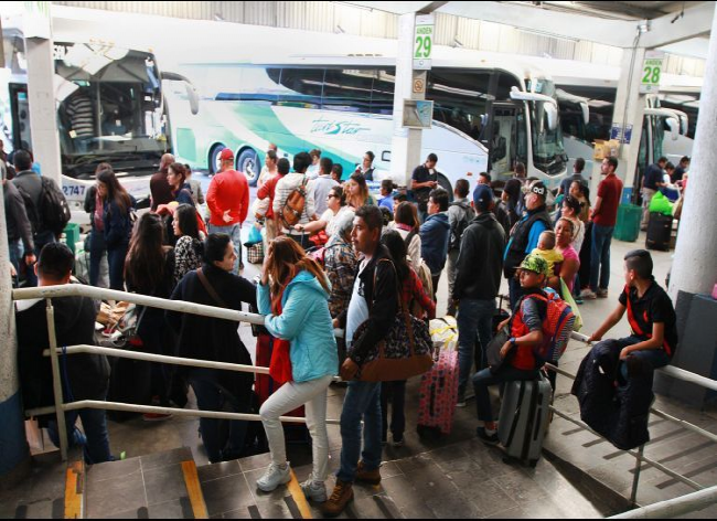 Rechazan que líneas de autobús vendan boletos previa identificación en México