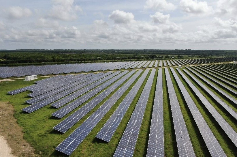 Vila inaugura en Peto planta de energía solar "Lázaro Cárdenas"