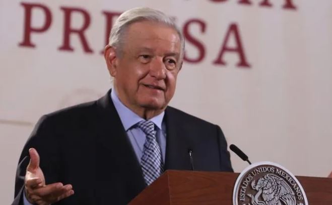 ¡No es broma! Impiden a INE notificar a López Obrador por época vacacional
