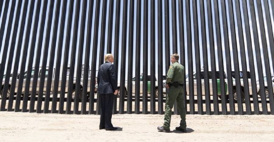 AMLO evitar hablar del muro de Trump a horas de reunirse con éste ¿Con dignidad?