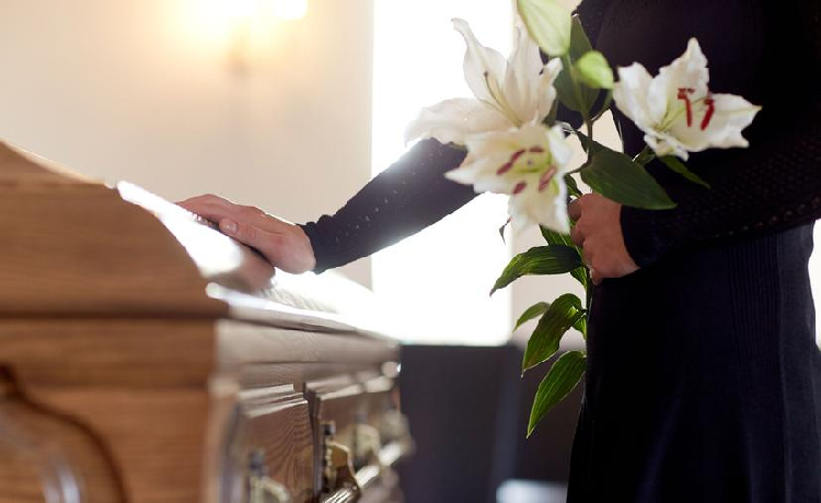 ¿Qué proceso deben seguir las funerarias cuando muere alguien por Covid-19?