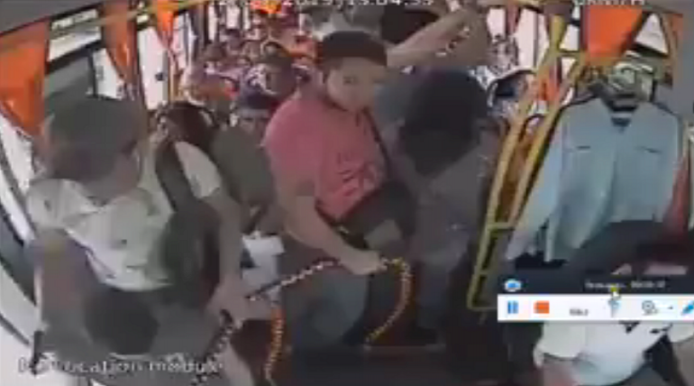 (VÍDEO) Asaltan y golpean a pasajeros, entre ellos una mamá y su bebé, en la México-Pachuca