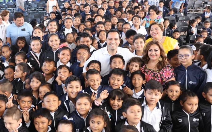 Yucatán; En este ciclo escolar, se entregaron más de 43,000 becas económicas