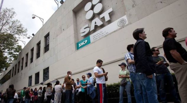 SAT aumenta recaudación tributaria "apretando" a los contribuyentes