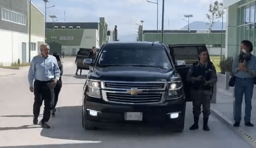 (Video) AMLO usa camioneta de lujo en Puebla ¿Y la austeridad republicana?