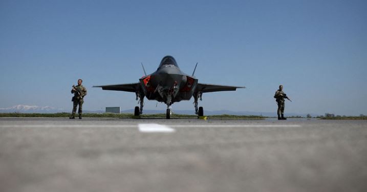 Ucrania recibió aviones de combate de EE.UU. para reforzar su fuerza aérea