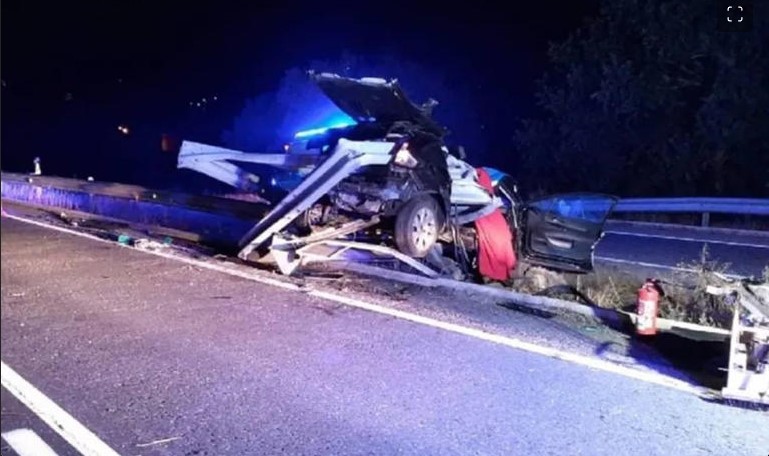 España: Mueren 2 futbolistas en accidente automovilístico causado por un jabalí