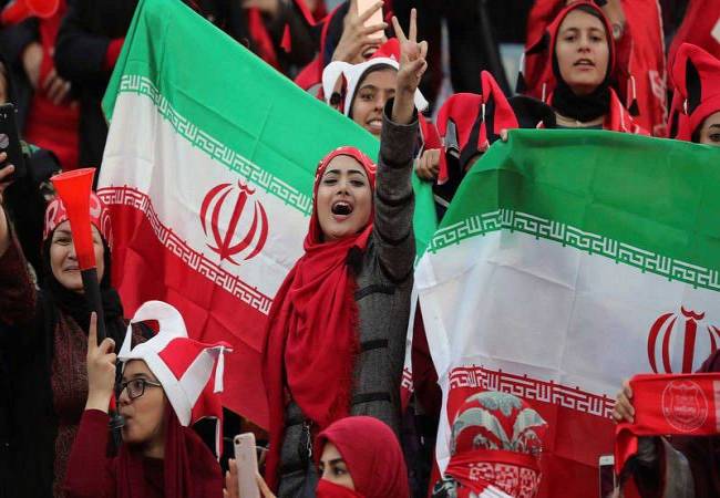 Mujeres de Irán ya podrán asistir a los partidos de fútbol