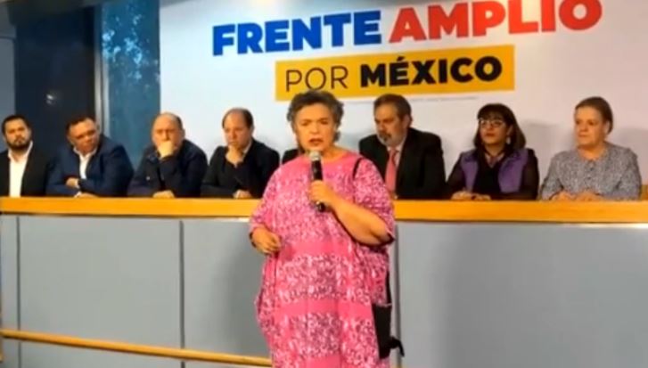 Beatriz Paredes se registra como aspirante a la Presidencia por el Frente Amplio por México