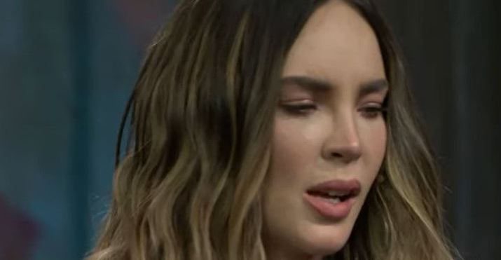 Critican a Belinda por cantar “El Rey” en un programa español