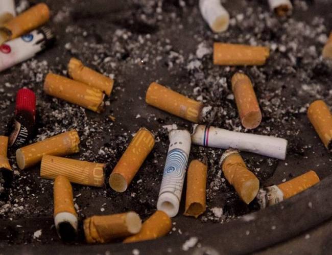 Humo de cigarros hace que cáncer de cabeza sea más agresivo: estudio