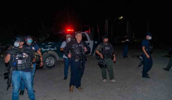 Por nexos criminales, caen policías de Álamo, Veracruz y su director