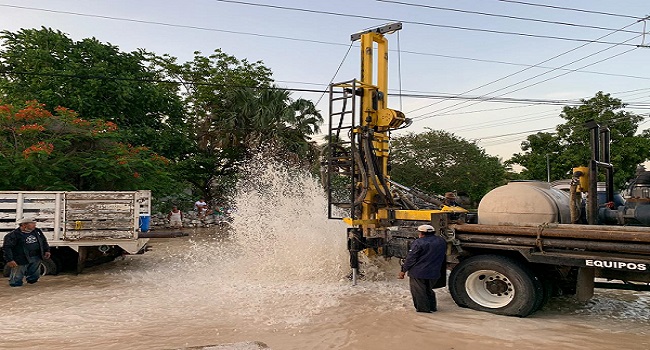 Yucatán: Perforan pozos Dzidzantún para desaguar calles muy inundadas