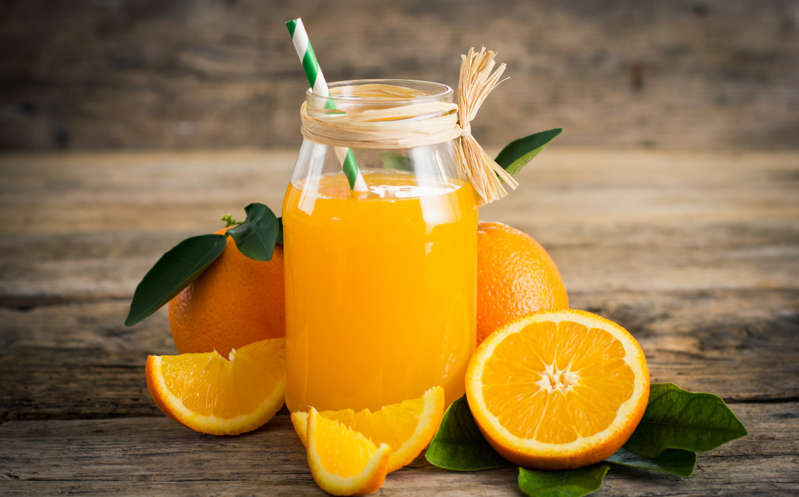 ¿Es dañino para la salud? UNAM advierte riesgos de tomar jugo de naranja