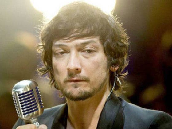 León Larregui promueve no vacunarse y le cierran la cuenta de Twitter