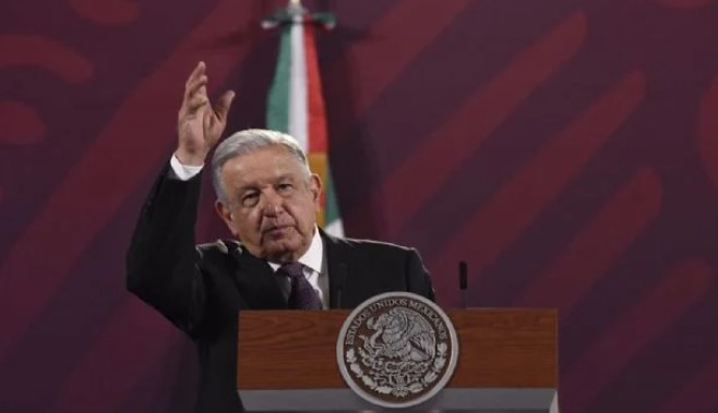 AMLO arremete de nuevo contra comentaristas de Televisa