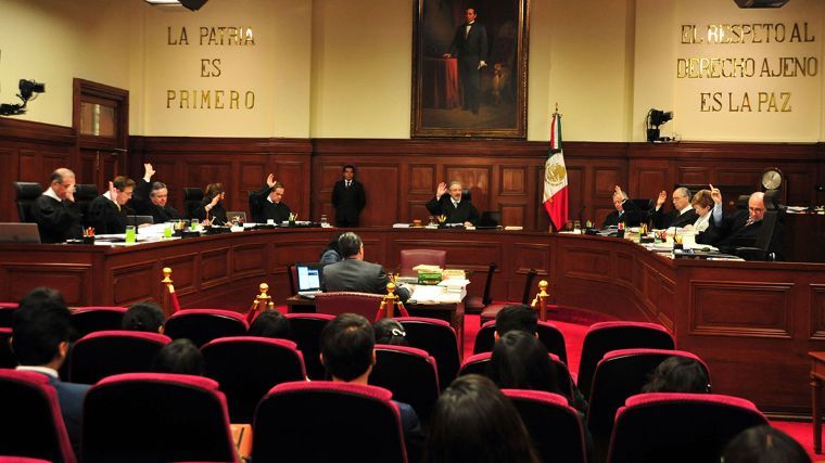 La Corte determina que más funcionarios que pueden ganar más que López Obrador