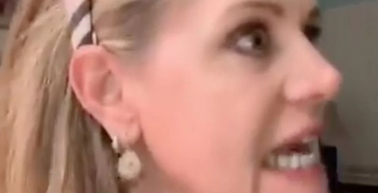 Érika Buenfil 'la reina del TikTok' 'insulta' a su hijo en vivo