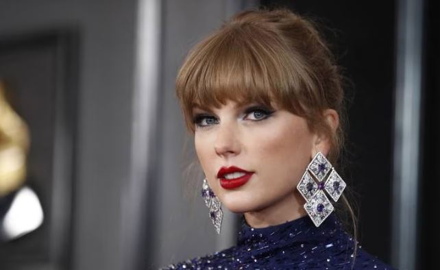 Cesan a guardia de seguridad de conciertos de Taylor Swift; pidió que le tomaran fotos