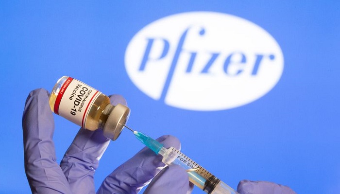 Pfizer recorta producción de vacunas contra covid para este año