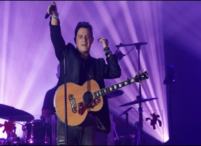 Alejandro Sanz dedica a su equipo las nominaciones a los Latin Grammy