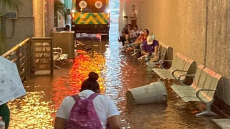 Mérida se inunda tras intensas precipitaciones  y seguirán lluvias similares