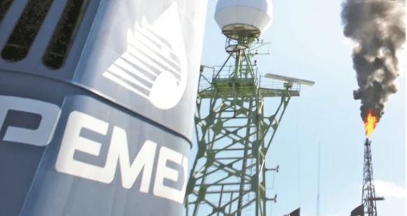 Fitch Ratings hunde más a Pemex; baja a CFE en línea con calificación de México