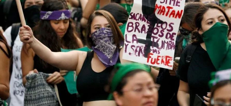 "Estamos quemando, rayando, rompiendo": Estudiante feminista en CDMX