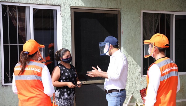 Vila acude a hogares de los yucatecos para promover la prevención ante el virus