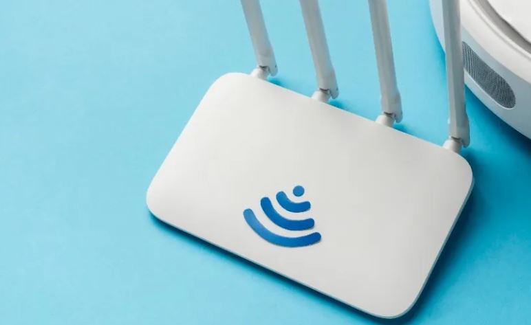 10 objetos que nunca deberías colocar junto a tu router WiFi porque lo alentan