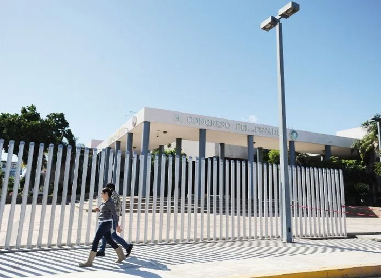 Diputados de Sinaloa sospechan espionaje en sus oficinas del Congreso