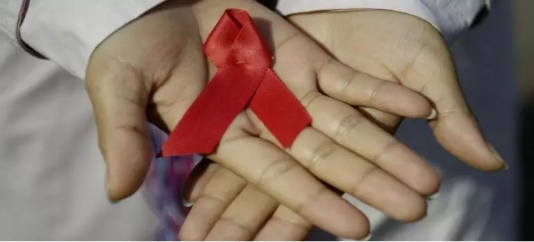 Mexicano crea posible vacuna contra el VIH; su nombre es Max Medina Ramírez