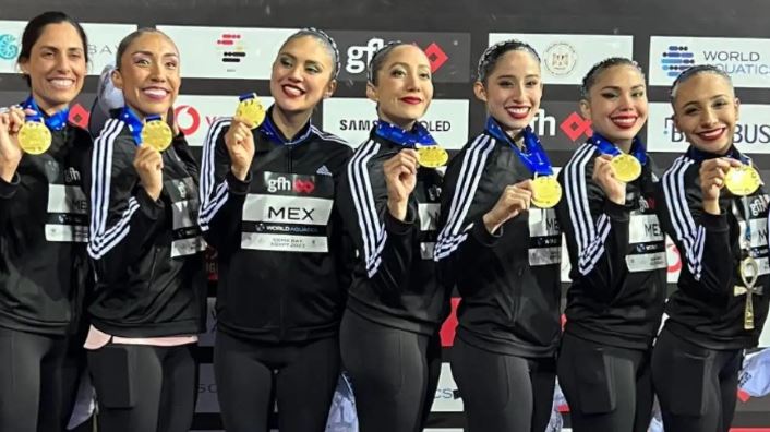 Nadadoras mexicanas ganan oro en competencia mundial y AMLO dice que sí las apoyó