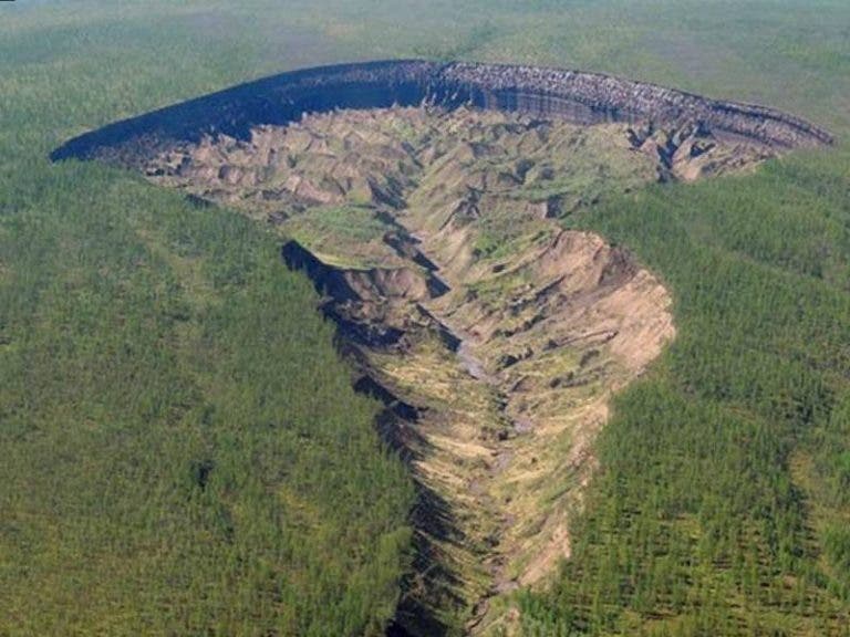 ‘La Puerta al Infierno’ el cráter en Rusia que no deja de abrirse