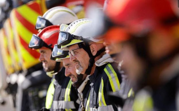 Mujer e hijas de 8 y 10 años mueren en incendio en NY