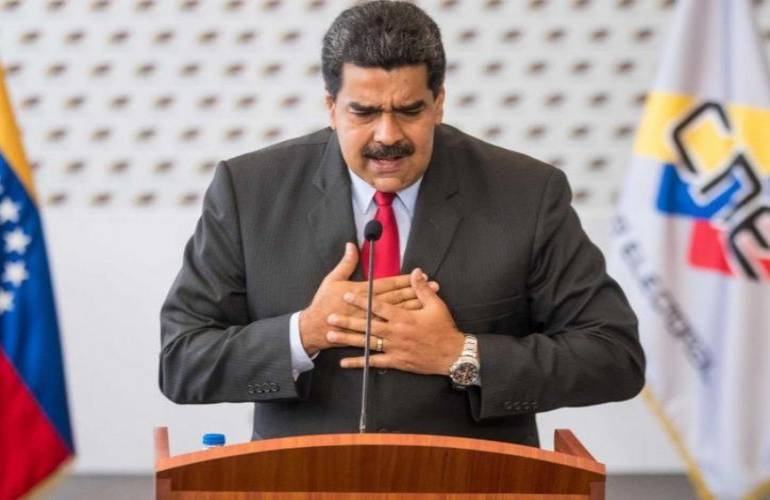 Congelan 400 millones de dólares a Nicolás Maduro