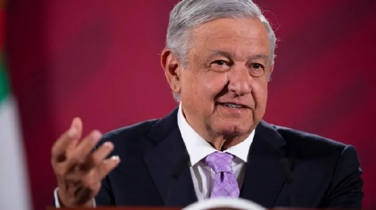 ‘Los conservadores ya se volvieron feministas’: así critica AMLO el paro nacional