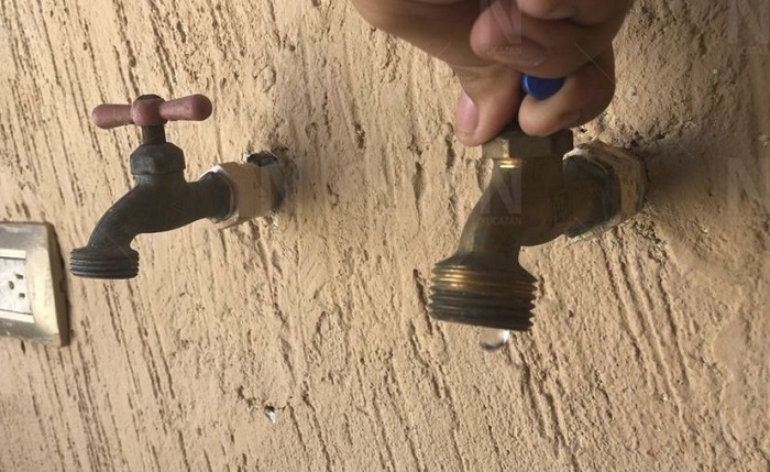 Mérida : Vecinos del oriente sufren por la falta de agua en medio del terrible calor