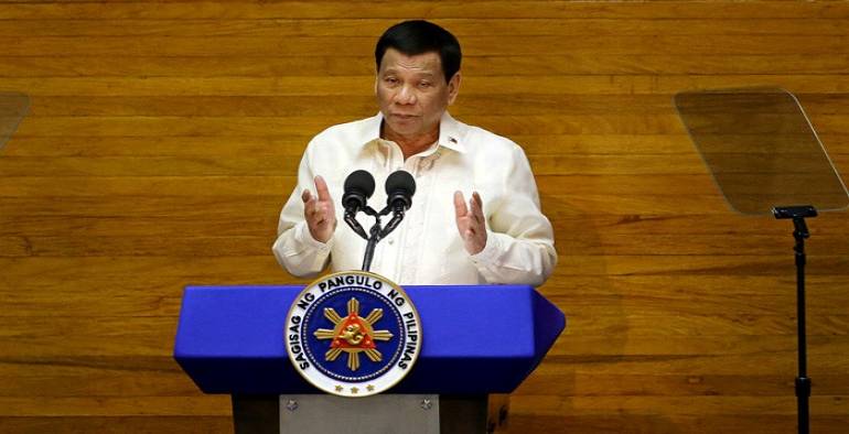 Presidente de Filipinas vaticina que la Iglesia Católica desaparecerá en 25 años